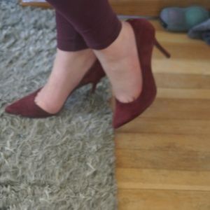 Ann Taylor sz 8M red stiletto heels